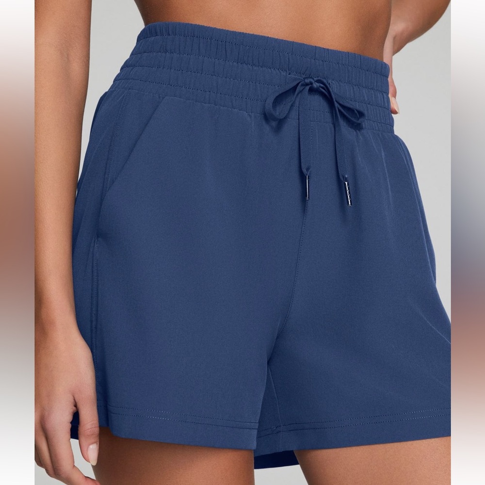 New Spanx On The Move Shorts Faded Indigo